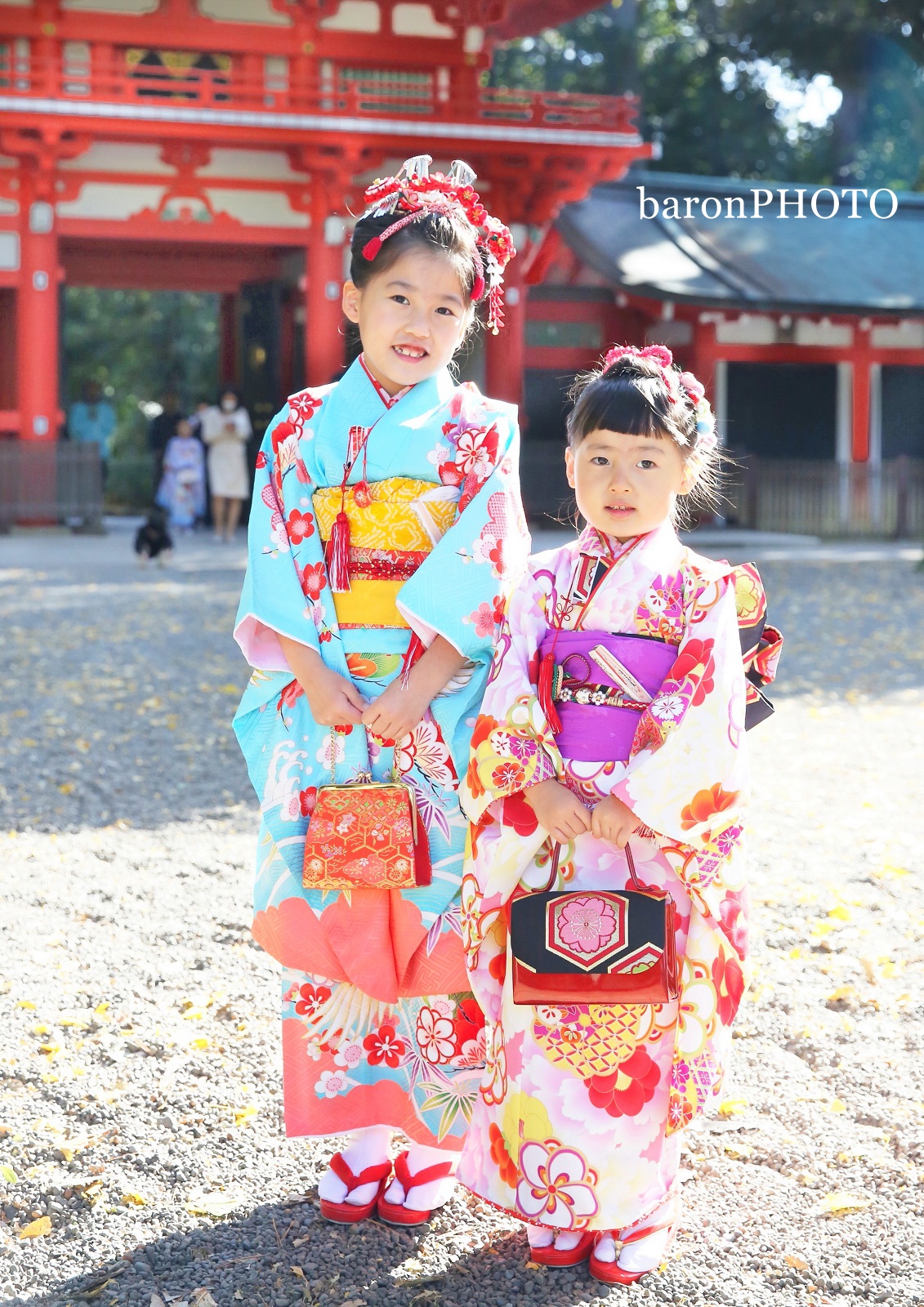 姉妹でお着物、華やかな七五三【井草八幡宮/杉並区】 | 出張撮影バロン